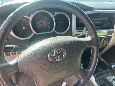 Used 2004 Toyota 4Runner Limited image 12