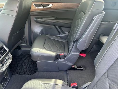 New 2026 Volkswagen Atlas SE FWD image 21