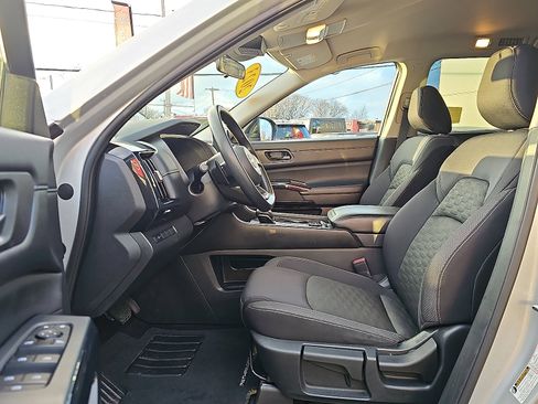 Certified 2023 Nissan Pathfinder S image 15