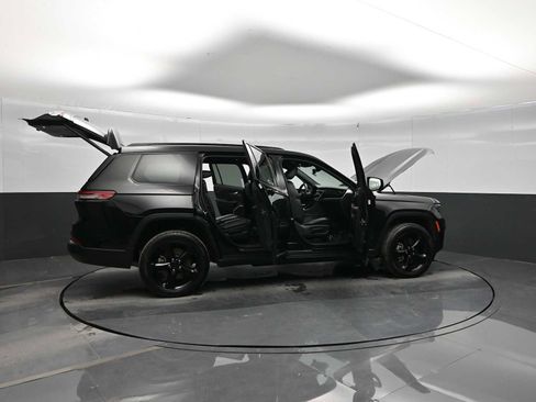 Used 2022 Jeep Grand Cherokee L Laredo AWD/4WD image 41
