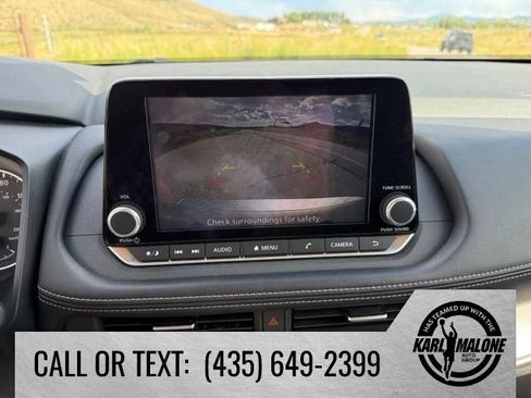 Used 2025 Nissan Rogue SV FWD image 20