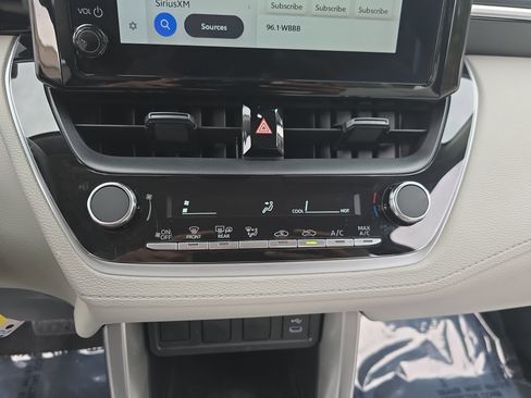 Used 2023 Toyota Corolla Cross L image 22