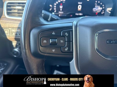 Used 2022 GMC Yukon XL Denali w/ Advanced Technology Package AWD/4WD image 30