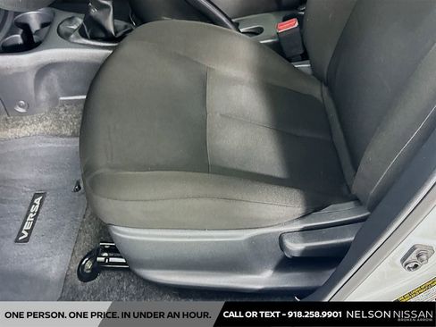 Used 2016 Nissan Versa S FWD image 17