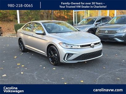 Certified 2025 Volkswagen Jetta SE w/ Sunroof Package