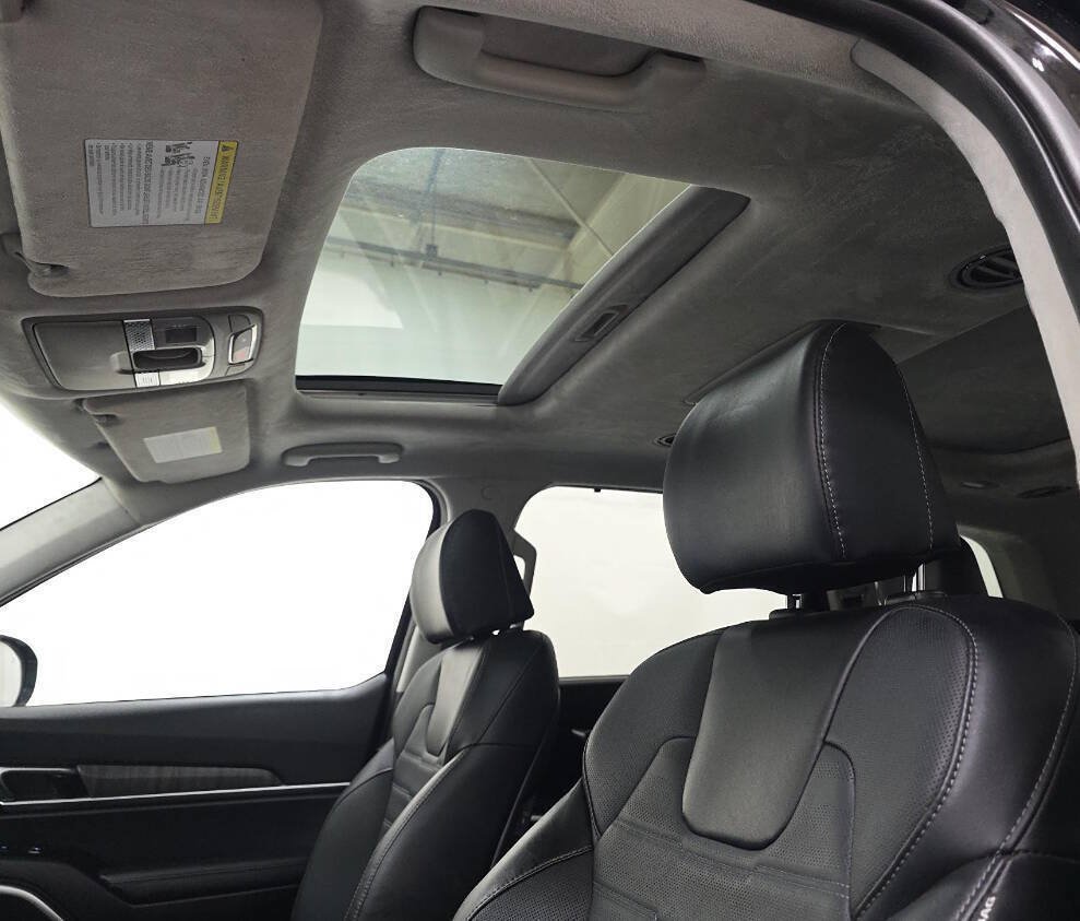 Used 2023 Kia Telluride SX Prestige X-Line AWD/4WD image 12