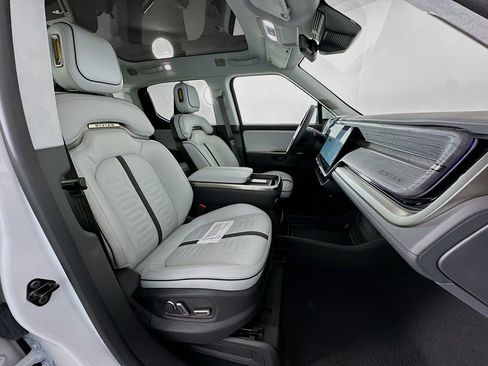 Used 2025 Rivian R1T Adventure image 28