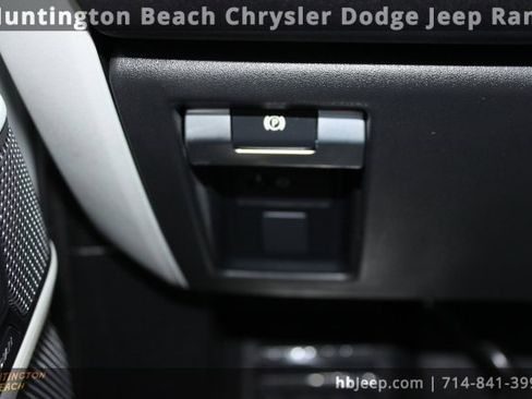 Used 2021 Land Rover Defender 110 image 19