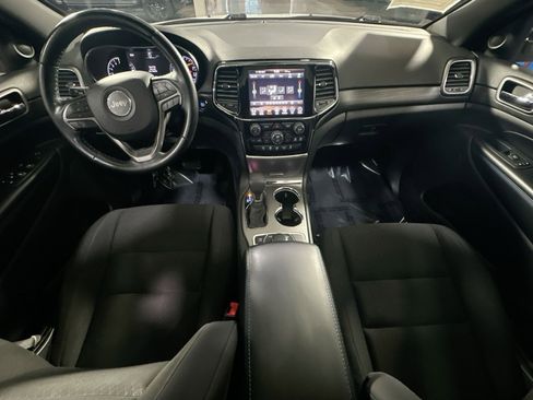 Used 2019 Jeep Grand Cherokee Laredo image 33