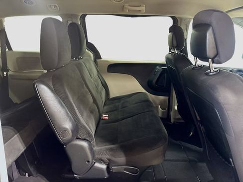 Used 2018 Dodge Grand Caravan SE FWD image 20