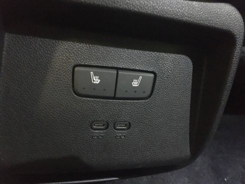 Used 2024 Chevrolet Equinox EV RS image 21