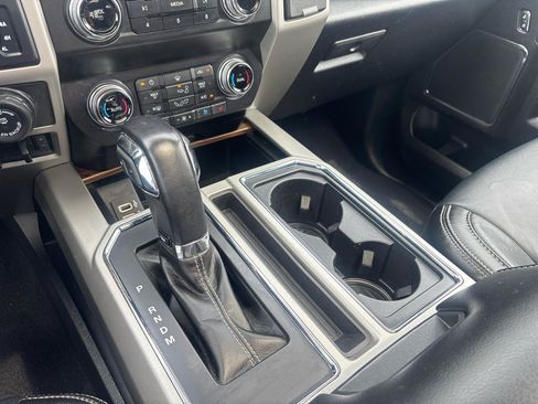 Used 2020 Ford F150 Lariat w/ Equipment Group 502A Luxury AWD/4WD image 28