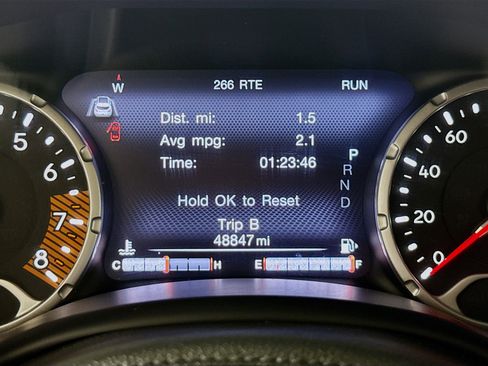 Used 2021 Jeep Renegade Limited image 13