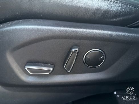 Used 2016 Ford Explorer XLT w/ Equipment Group 202A image 11