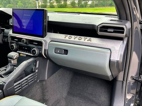 Used 2025 Toyota 4Runner Trailhunter AWD/4WD image 19