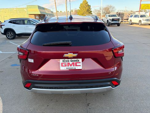 Certified 2025 Chevrolet Trax LT w/ LT Convenience Package image 19
