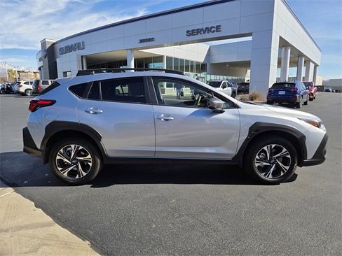 Used 2024 Subaru Crosstrek 2.0i Premium image 3