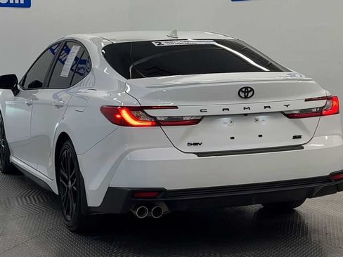 Used 2025 Toyota Camry SE w/ Convenience Package FWD image 6
