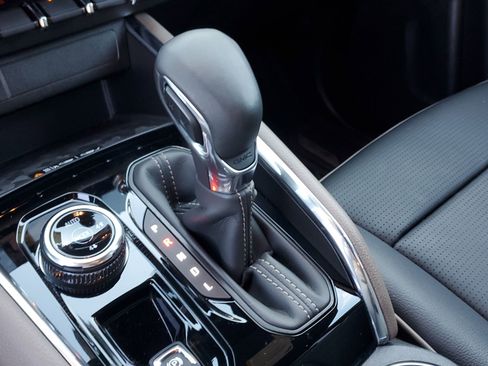 Used 2024 GMC Canyon Denali w/ LPO, Denali Black Edition image 33