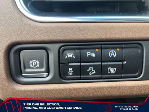 Certified 2024 Chevrolet Tahoe High Country AWD/4WD image 16