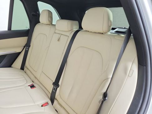 Used 2022 BMW X5 xDrive45e w/ Climate Comfort Package AWD/4WD image 13