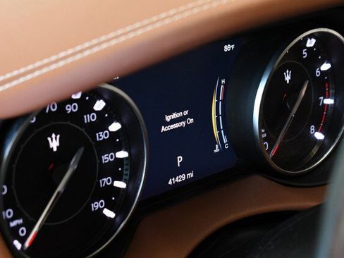 Used 2022 Maserati Levante GT AWD/4WD image 24