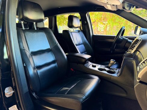Used 2018 Jeep Grand Cherokee Limited AWD/4WD image 24