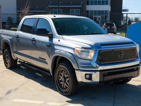 Used 2017 Toyota Tundra SR5 w/ SR5 Upgrade Package image 21