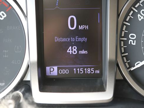 Used 2020 Toyota Tacoma SR5 RWD image 26