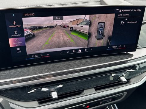 Used 2025 BMW X5 sDrive40i w/ M Sport Package RWD image 14