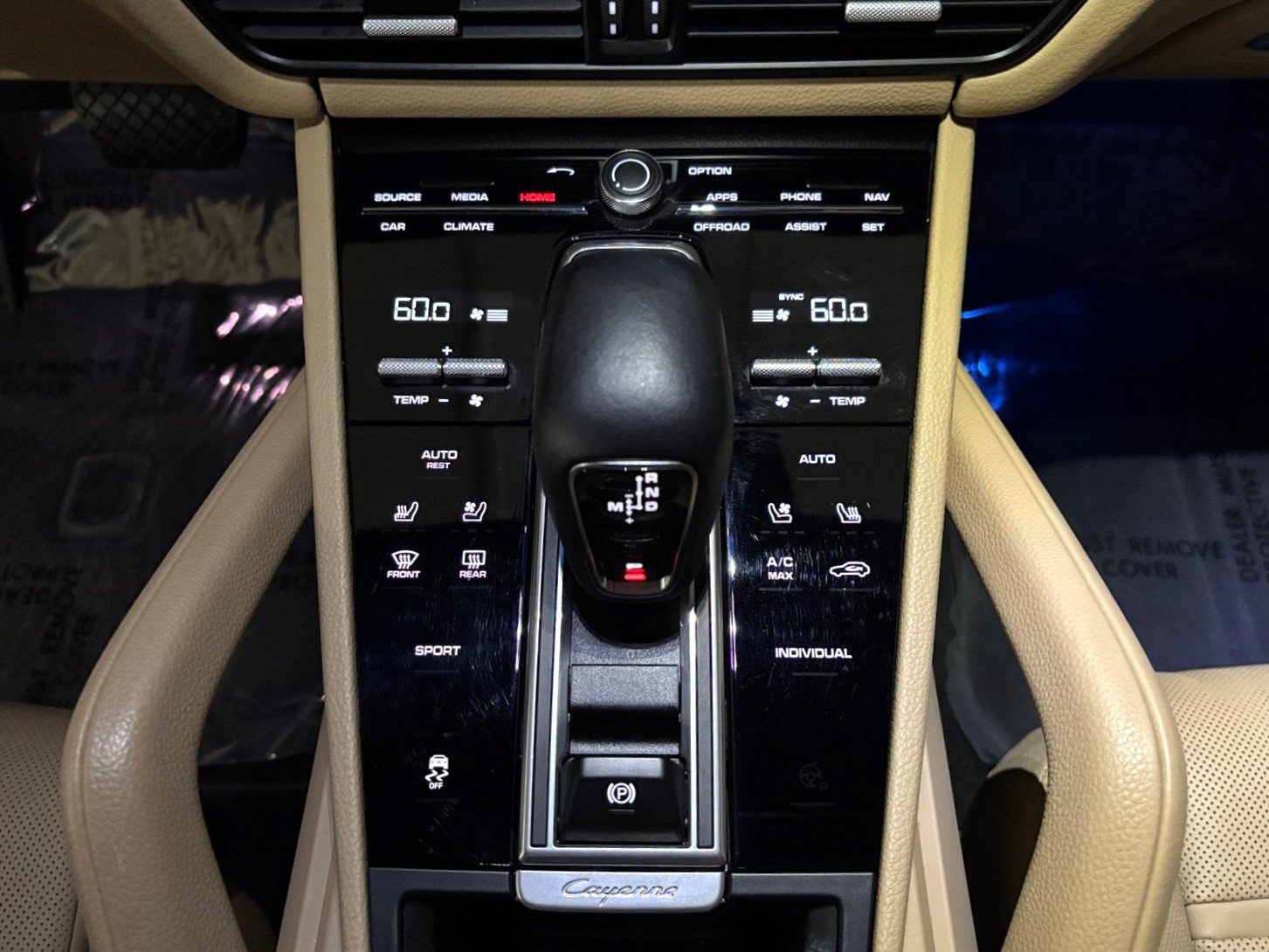 Used 2023 Porsche Cayenne Platinum Edition AWD/4WD image 38