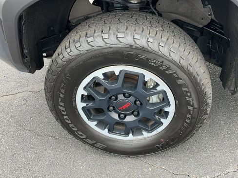Used 2024 Toyota Tacoma TRD Off-Road image 13