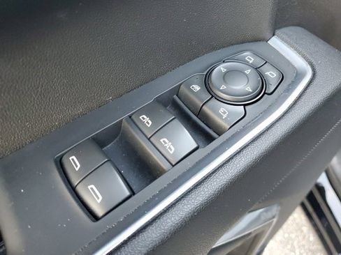 Used 2024 GMC Sierra 1500 SLT image 16