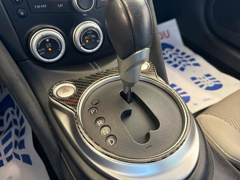Used 2014 Nissan 370Z Touring RWD image 18