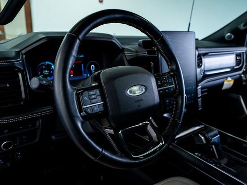 Used 2023 Ford F150 Lightning Platinum image 33