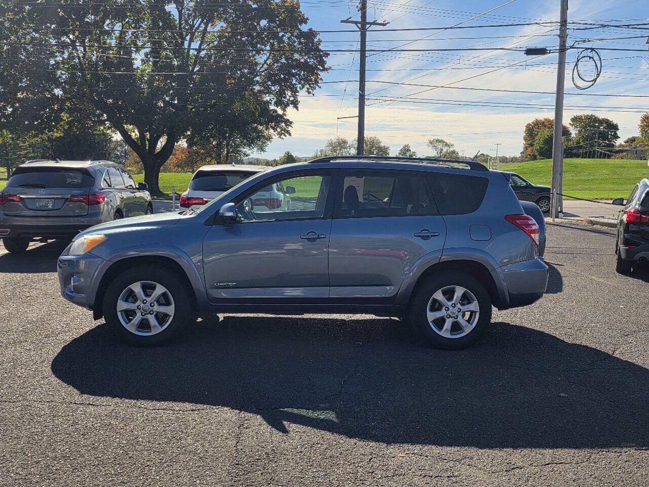 Used 2011 Toyota RAV4 Limited w/ Limited Extra Value Pkg AWD/4WD image 6