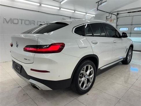 Used 2023 BMW X4 xDrive30i w/ Parking Assistance Package AWD/4WD image 5