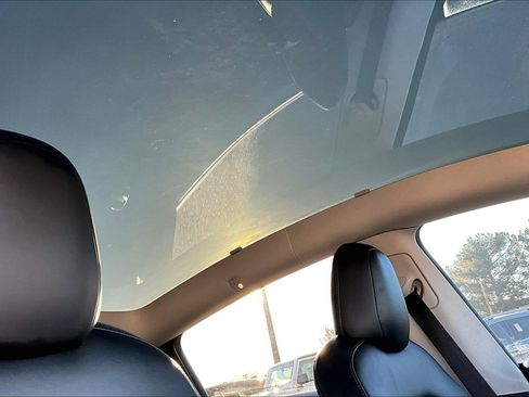 Used 2021 Tesla Model Y Long Range image 15