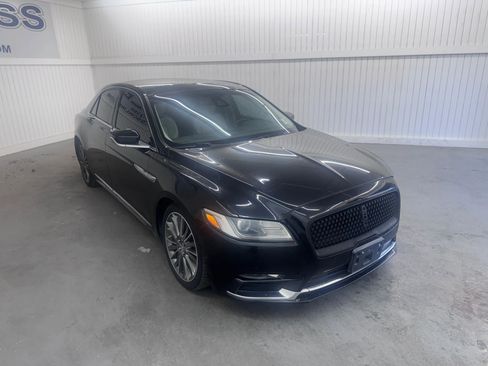 Used 2017 Lincoln Continental Select image 3