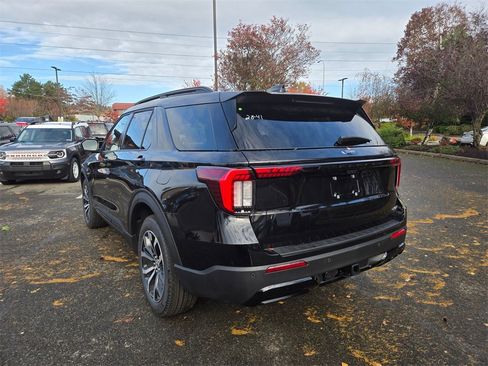 New 2026 Ford Explorer ST-Line image 7