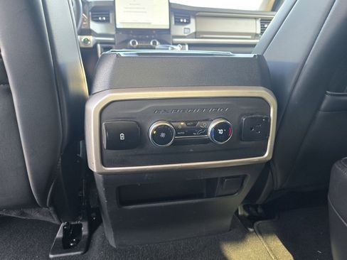 Used 2024 Ford Expedition XLT image 11