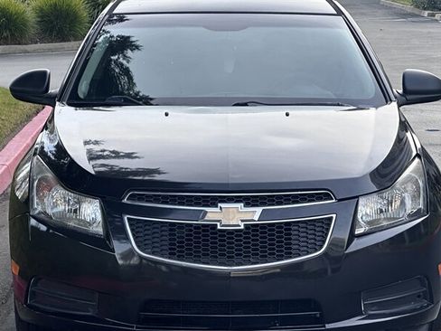 Used 2014 Chevrolet Cruze LS image 2