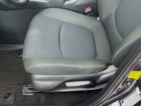 Used 2022 Toyota RAV4 LE image 13