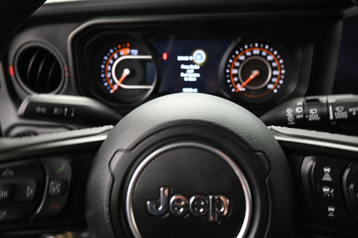 Used 2025 Jeep Wrangler Unlimited Rubicon AWD/4WD image 16