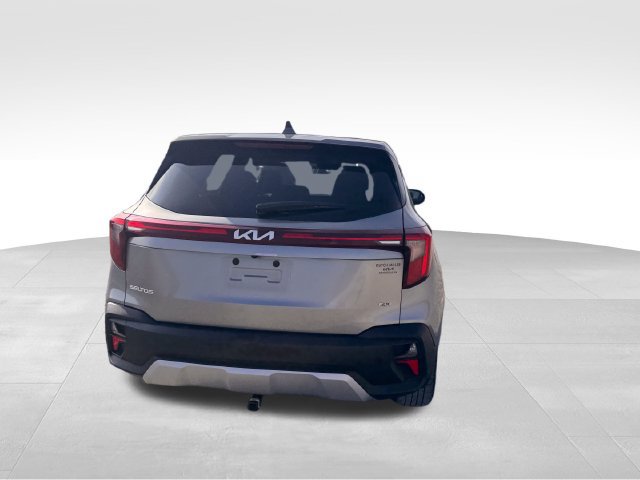 Used 2025 Kia Seltos LX AWD/4WD image 6