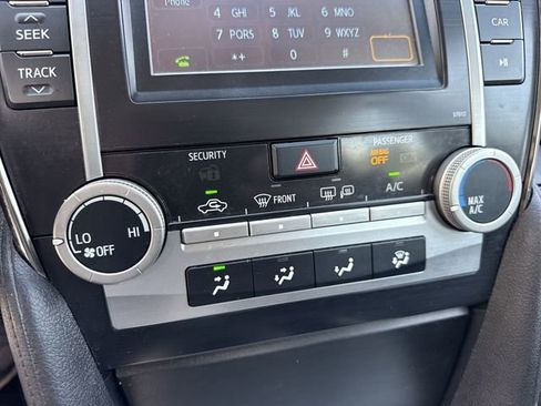 Used 2012 Toyota Camry SE image 18