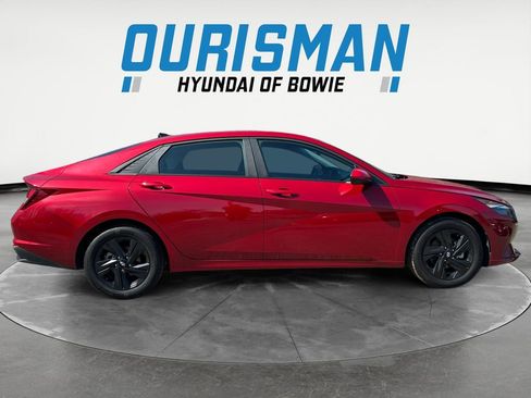 Used 2023 Hyundai Elantra SEL image 7