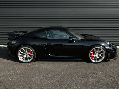 Used 2020 Porsche 718 Cayman GT4 image 21
