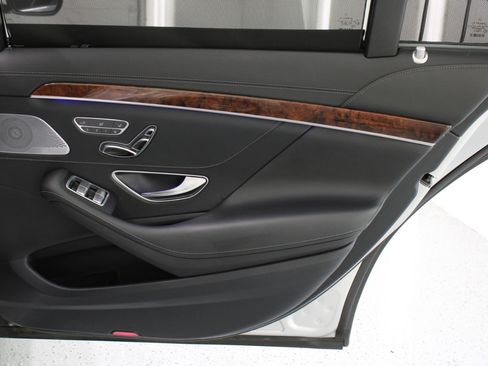 Used 2014 Mercedes-Benz S 550 Sedan image 48