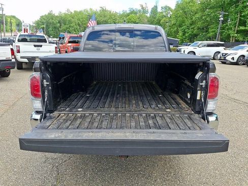 Used 2023 Toyota Tacoma TRD Off-Road AWD/4WD image 31